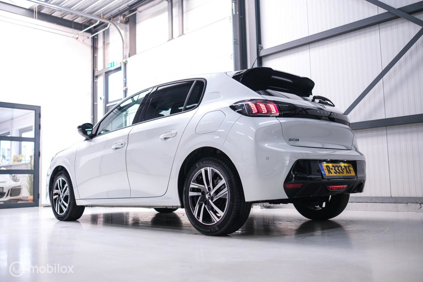 Peugeot 208 1.2 PureTech Allure Automaat | Camera | DAB | NAP NL auto | Rijklaar incl beurt |