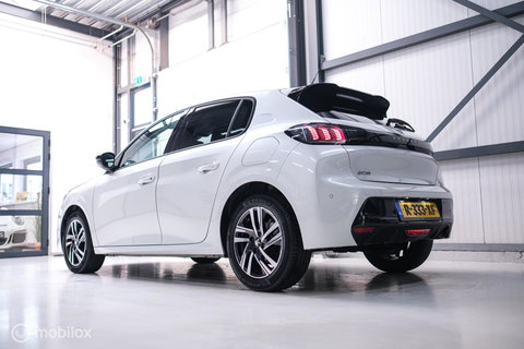 Peugeot 208 1.2 PureTech Allure Automaat | Camera | DAB | NAP NL auto | Rijklaar incl beurt |