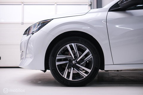 Peugeot 208 1.2 PureTech Allure Automaat | Camera | DAB | NAP NL auto | Rijklaar incl beurt |