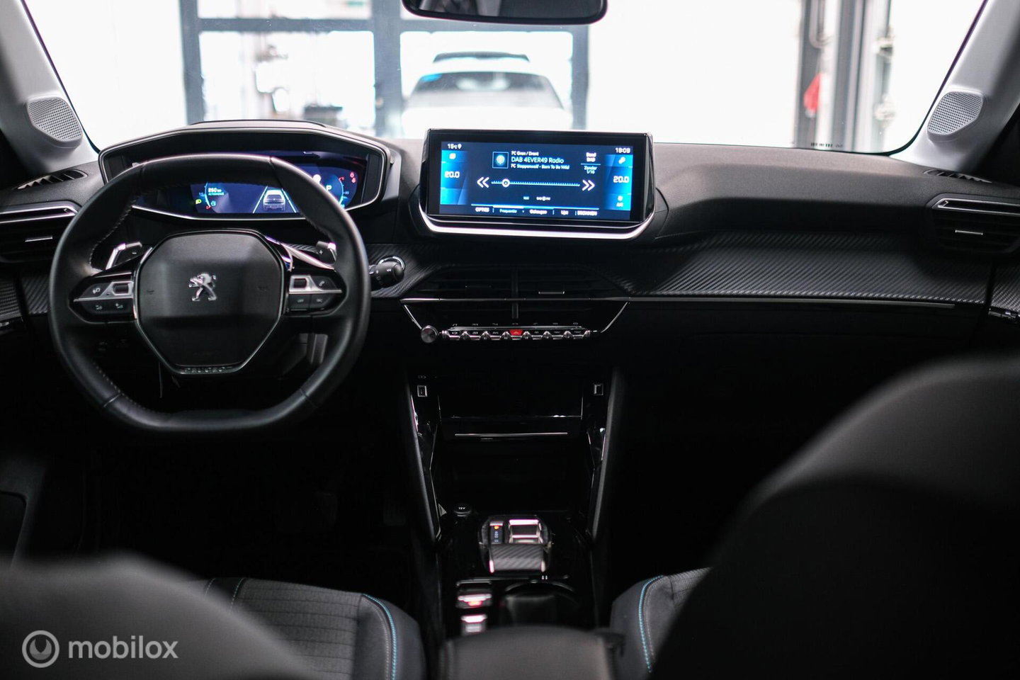 Peugeot 208 1.2 PureTech Allure Automaat | Camera | DAB | NAP NL auto | Rijklaar incl beurt |