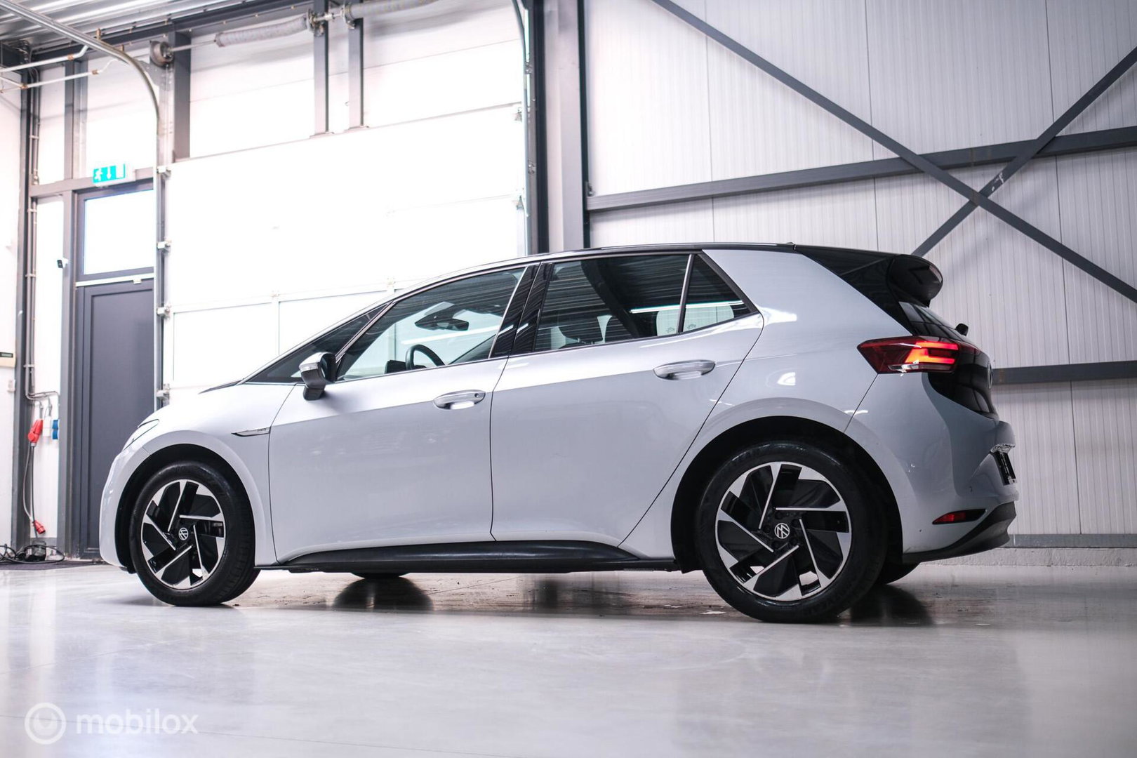 Volkswagen ID.3 Pro 58 kWh | SOH 93% | Stoel + stuur verwarming | NAP NL auto | PDC | DAB | rijklaarprijs |