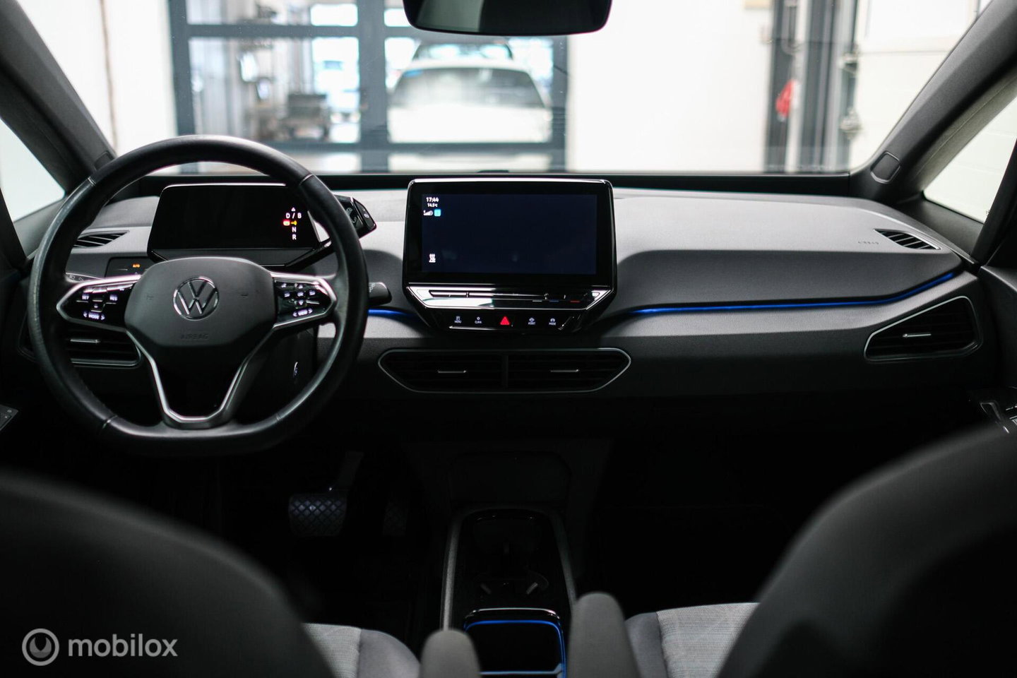 Volkswagen ID.3 Pro 58 kWh | SOH 93% | Stoel + stuur verwarming | NAP NL auto | PDC | DAB | rijklaarprijs |
