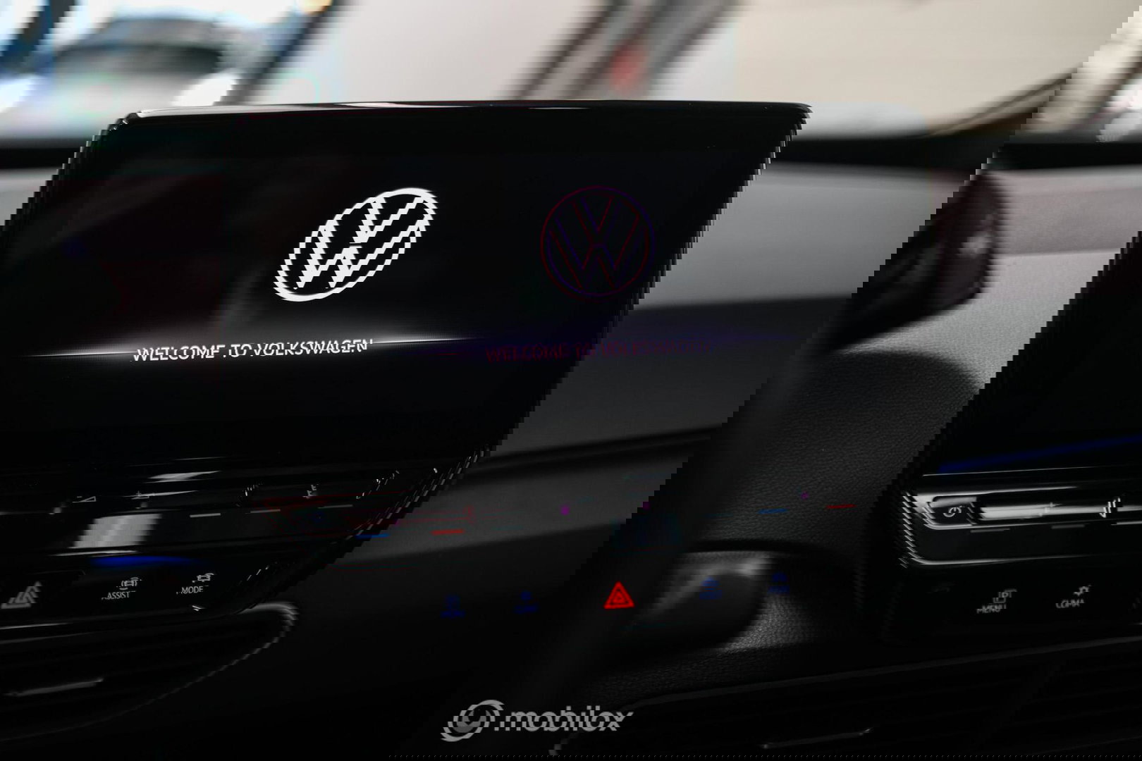 Volkswagen ID.3 Pro 58 kWh | SOH 93% | Stoel + stuur verwarming | NAP NL auto | PDC | DAB | rijklaarprijs |