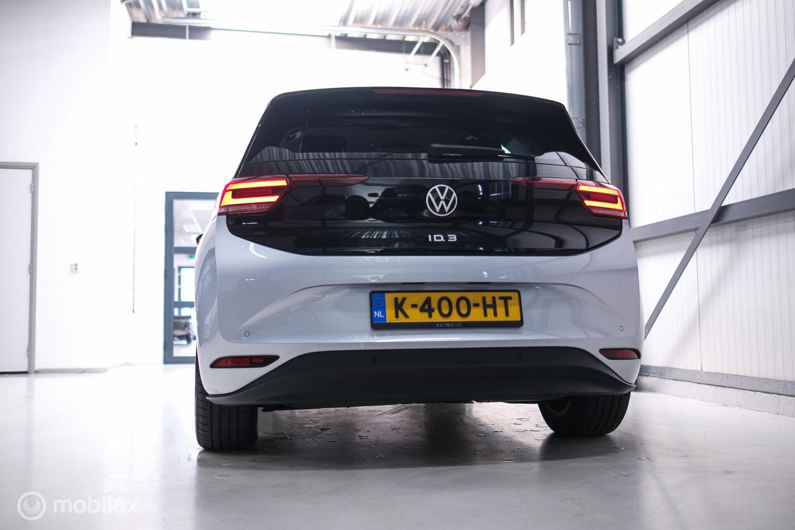Volkswagen ID.3 Pro 58 kWh | SOH 93% | Stoel + stuur verwarming | NAP NL auto | PDC | DAB | rijklaarprijs |
