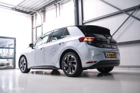 Volkswagen ID.3 Pro 58 kWh | SOH 93% | Stoel + stuur verwarming | NAP NL auto | PDC | DAB | rijklaarprijs |