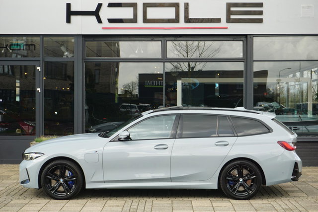 BMW 3 Serie - Touring 330e xDrive | M Sport Pro | ACC | PANO | Trekhaak