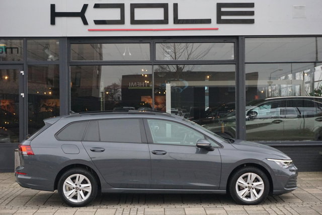 Volkswagen Golf - Variant 1.0 eTSI Life | PANO | H&K