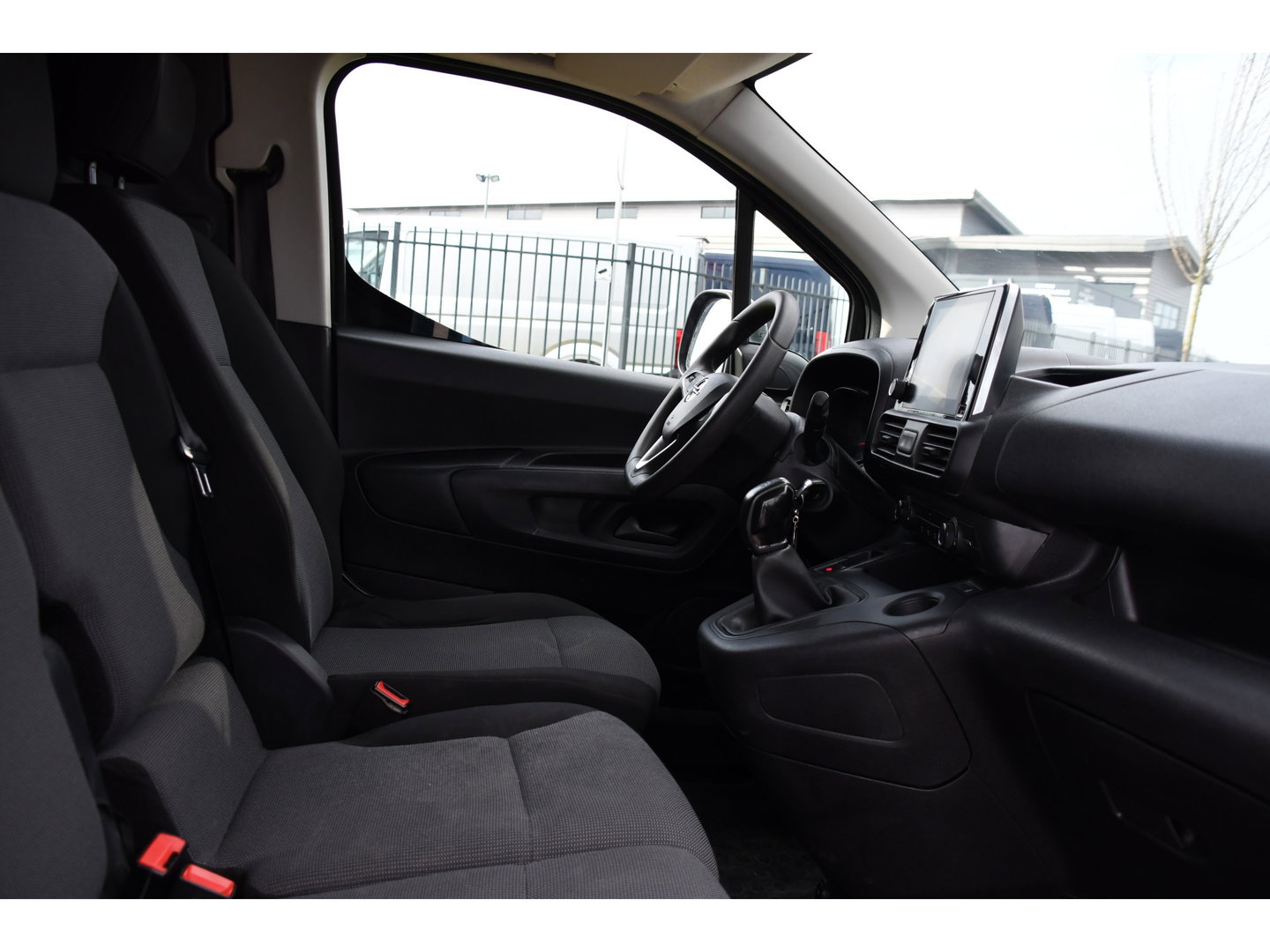 Opel Combo 1.5D L2H1 Edition Cruise, Carplay, Sensoren, 102pk, Multimedia, Airco, Trekhaak, LM Velg, Uniek!
