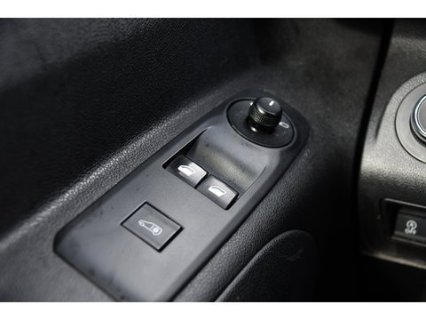 Opel Combo 1.5D L2H1 Edition Cruise, Carplay, Sensoren, 102pk, Multimedia, Airco, Trekhaak, LM Velg, Uniek!