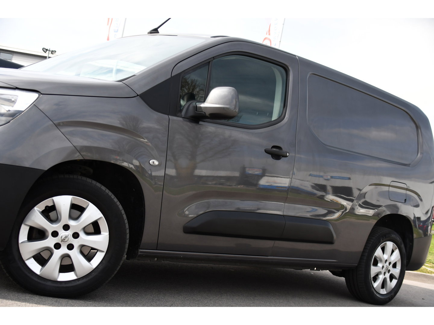 Opel Combo 1.5D L2H1 Edition Cruise, Carplay, Sensoren, 102pk, Multimedia, Airco, Trekhaak, LM Velg, Uniek!