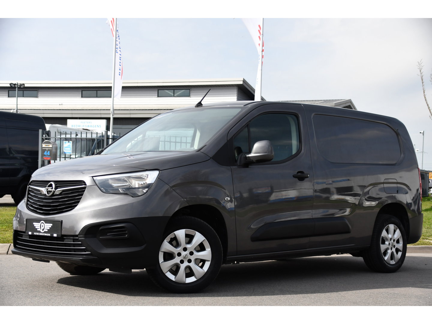 Opel Combo 1.5D L2H1 Edition Cruise, Carplay, Sensoren, 102pk, Multimedia, Airco, Trekhaak, LM Velg, Uniek!