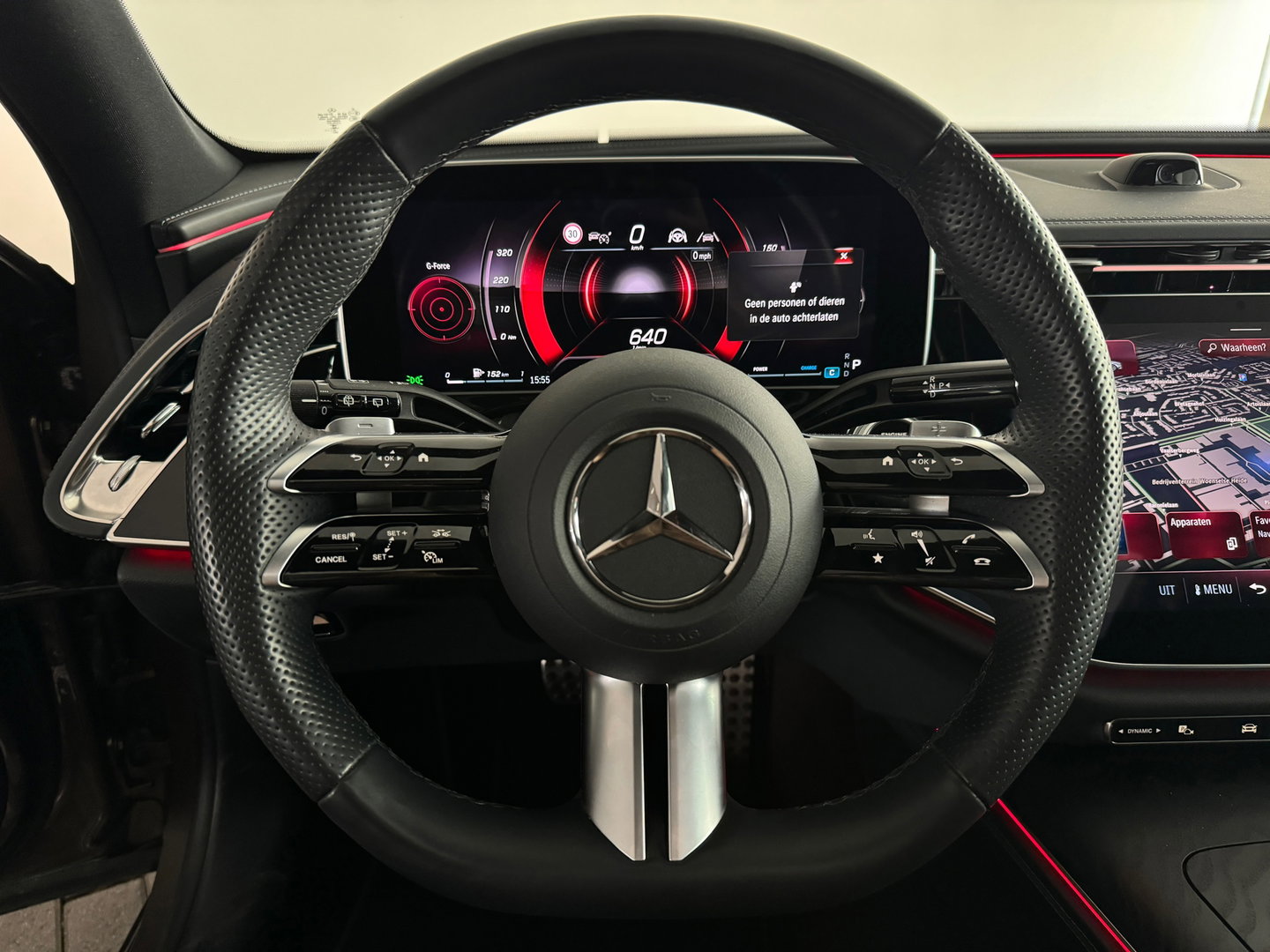 Mercedes-Benz E-Klasse 200 AMG Pano|Memory|3e Scherm|BTW|Trekhaak