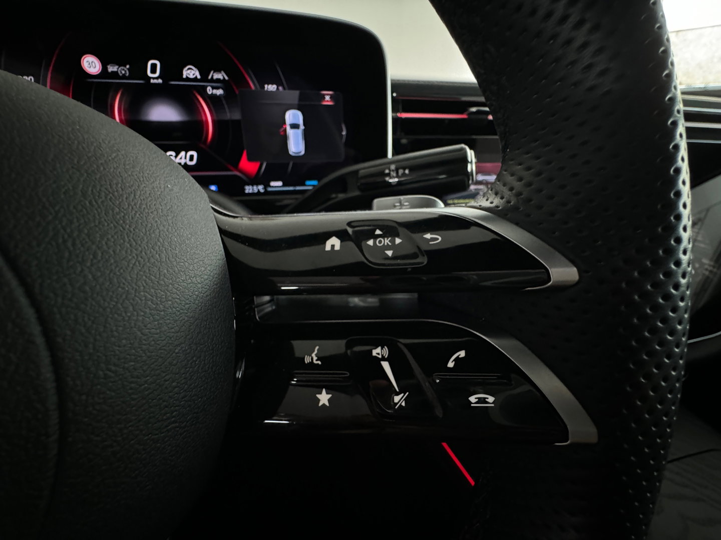 Mercedes-Benz E-Klasse 200 AMG Pano|Memory|3e Scherm|BTW|Trekhaak