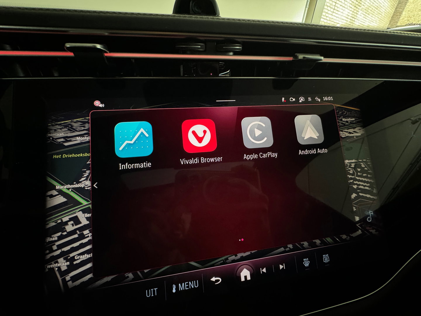 Mercedes-Benz E-Klasse 200 AMG Pano|Memory|3e Scherm|BTW|Trekhaak