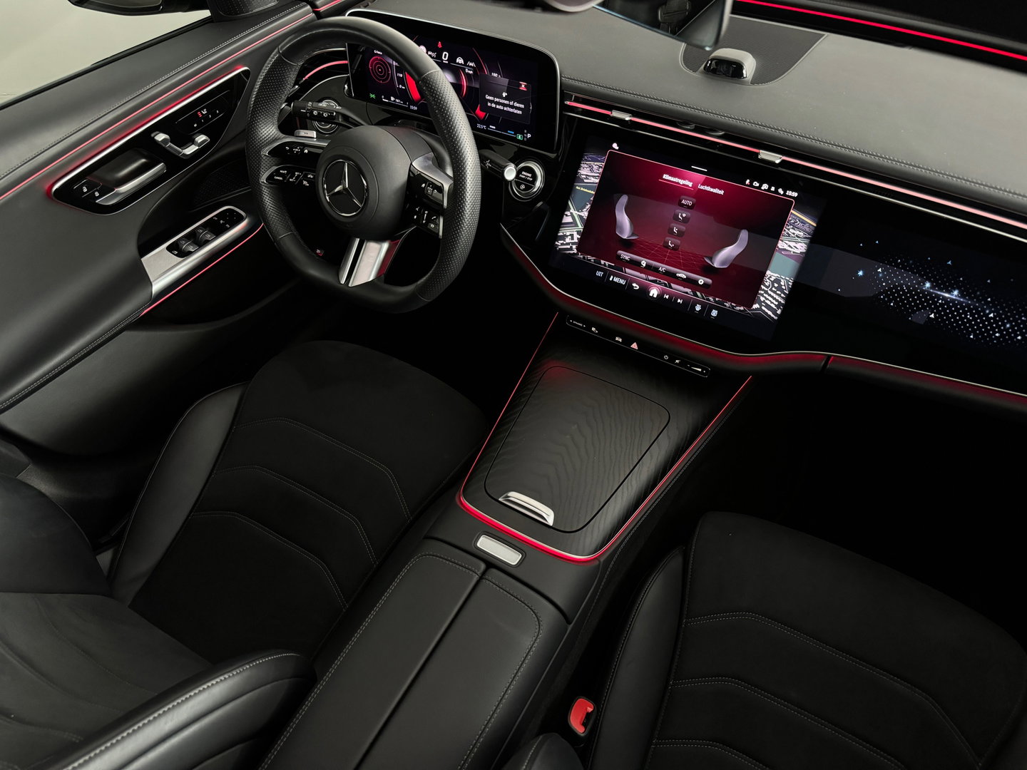 Mercedes-Benz E-Klasse 200 AMG Pano|Memory|3e Scherm|BTW|Trekhaak