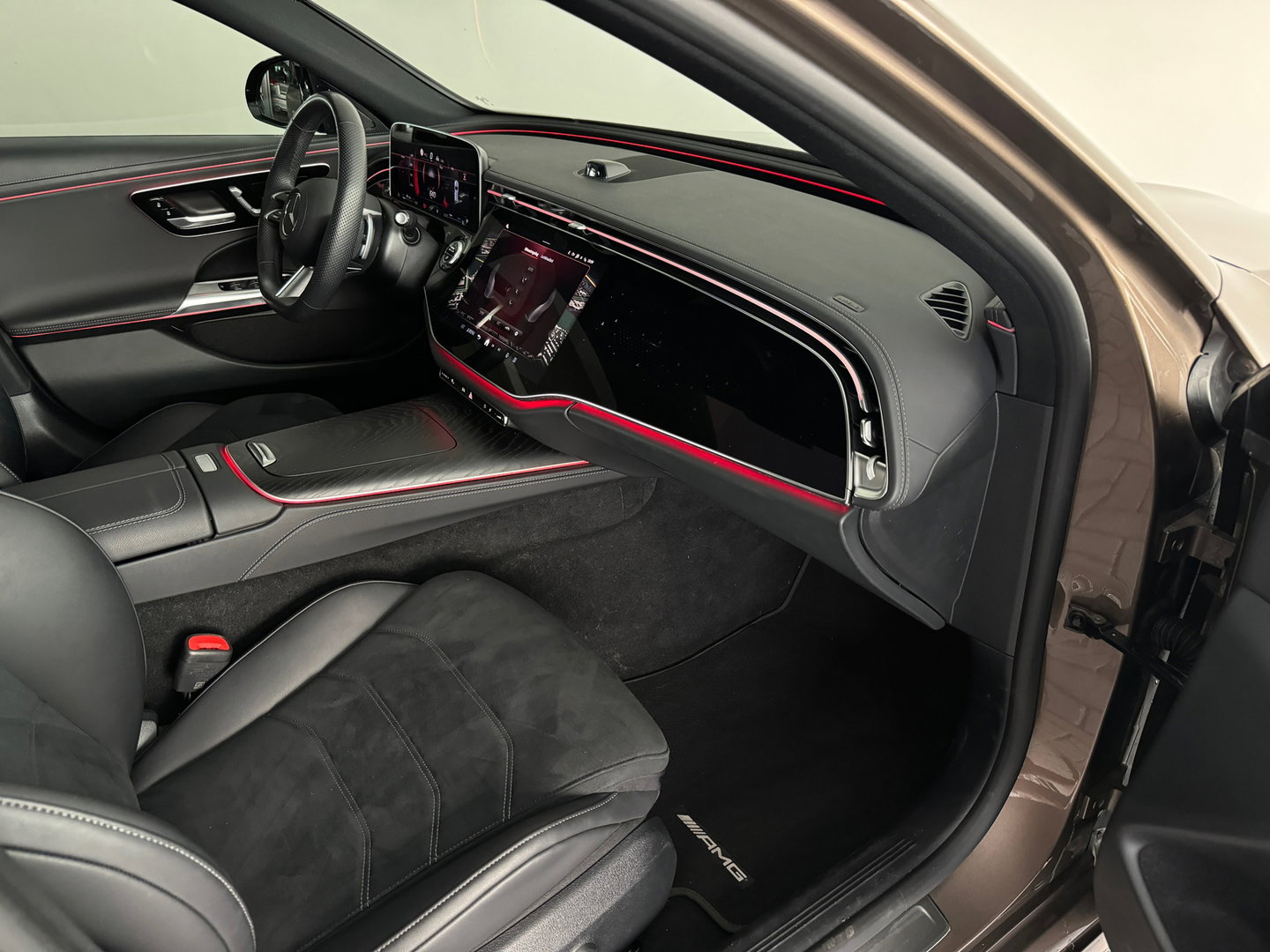 Mercedes-Benz E-Klasse 200 AMG Pano|Memory|3e Scherm|BTW|Trekhaak