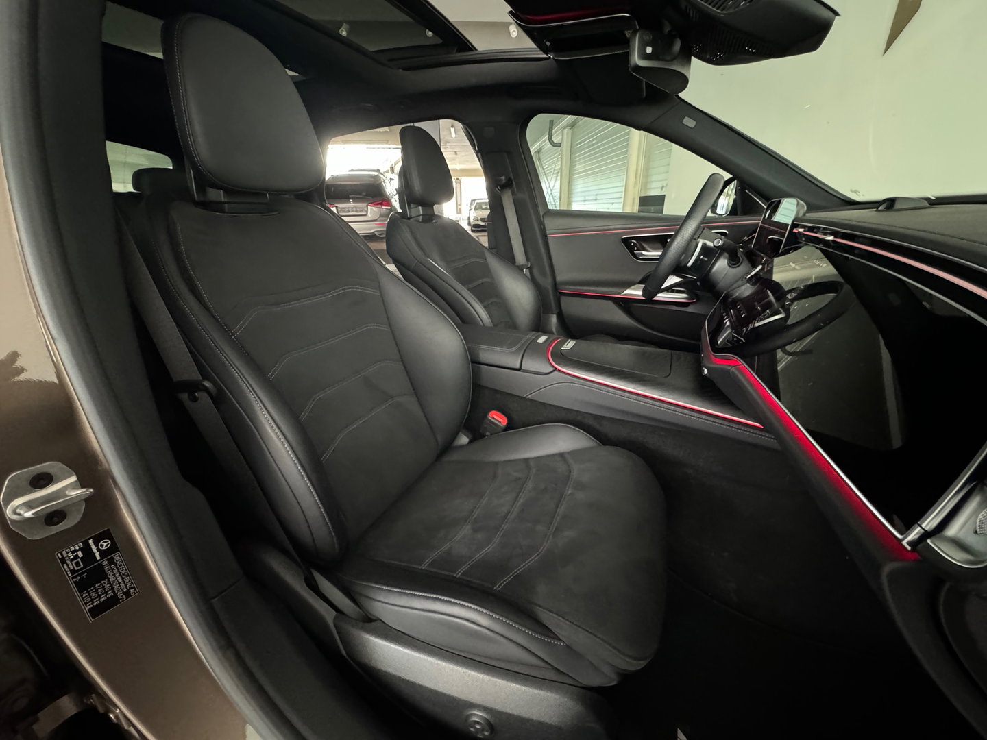 Mercedes-Benz E-Klasse 200 AMG Pano|Memory|3e Scherm|BTW|Trekhaak