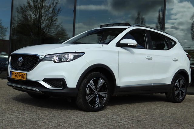 MG ZS EV - MG LUXURY 45KWH | PANO | ADAPT. CRUISE | CARPLAY | CAMERA | TREKHAAK | LED | LEDER