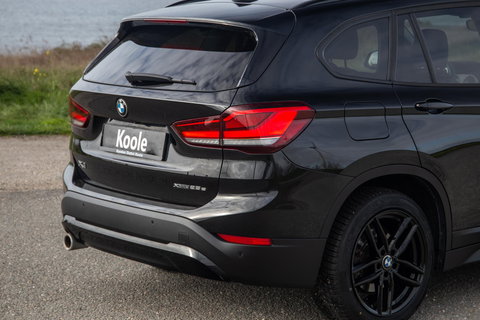 BMW X1 xDrive25e Executive BLACK LINE / CAMERA / CARPLAY / HEAD UP DISPLAY / LEDER / LED / CRUISE CONTROLE / STOELVERWARMING