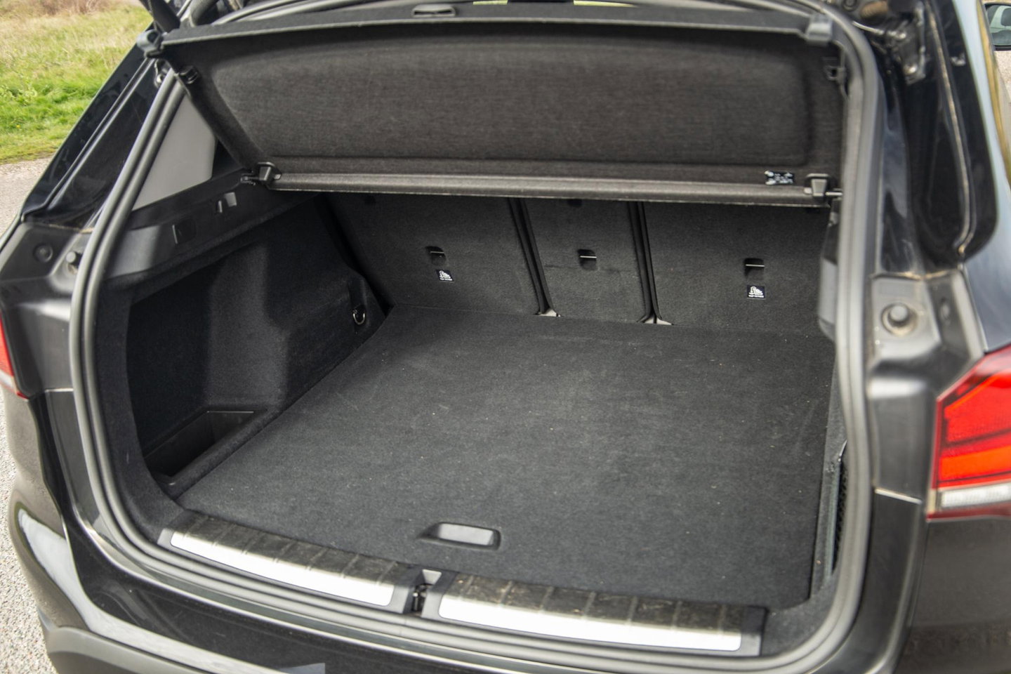 BMW X1 xDrive25e Executive BLACK LINE / CAMERA / CARPLAY / HEAD UP DISPLAY / LEDER / LED / CRUISE CONTROLE / STOELVERWARMING