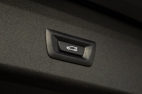 BMW X1 xDrive25e Executive BLACK LINE / CAMERA / CARPLAY / HEAD UP DISPLAY / LEDER / LED / CRUISE CONTROLE / STOELVERWARMING