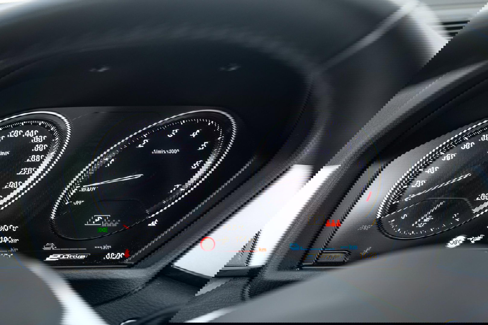 BMW X1 xDrive25e Executive BLACK LINE / CAMERA / CARPLAY / HEAD UP DISPLAY / LEDER / LED / CRUISE CONTROLE / STOELVERWARMING