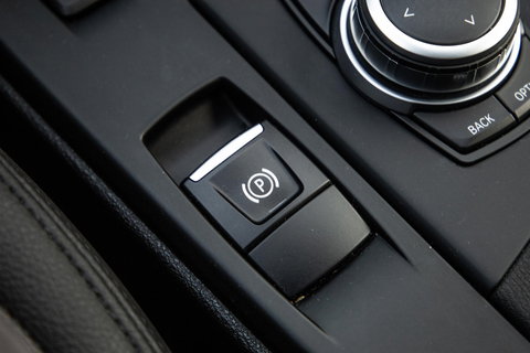 BMW X1 xDrive25e Executive BLACK LINE / CAMERA / CARPLAY / HEAD UP DISPLAY / LEDER / LED / CRUISE CONTROLE / STOELVERWARMING