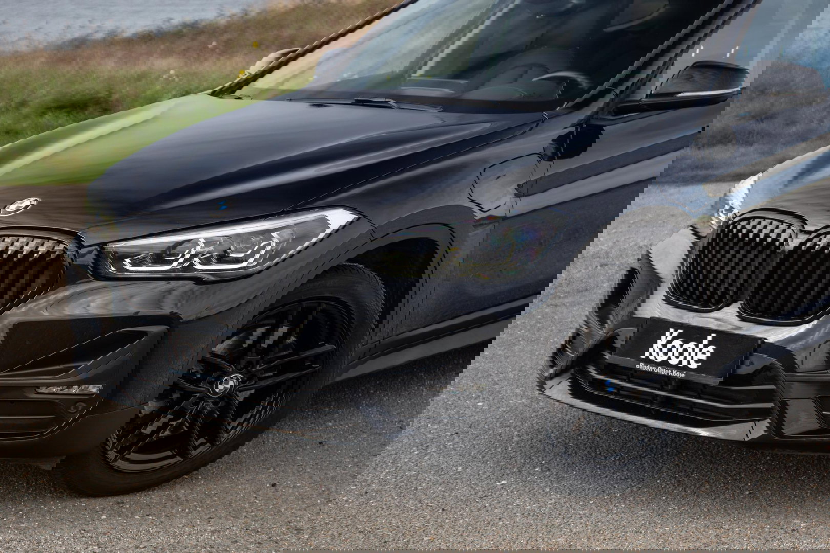 BMW X1 xDrive25e Executive BLACK LINE / CAMERA / CARPLAY / HEAD UP DISPLAY / LEDER / LED / CRUISE CONTROLE / STOELVERWARMING