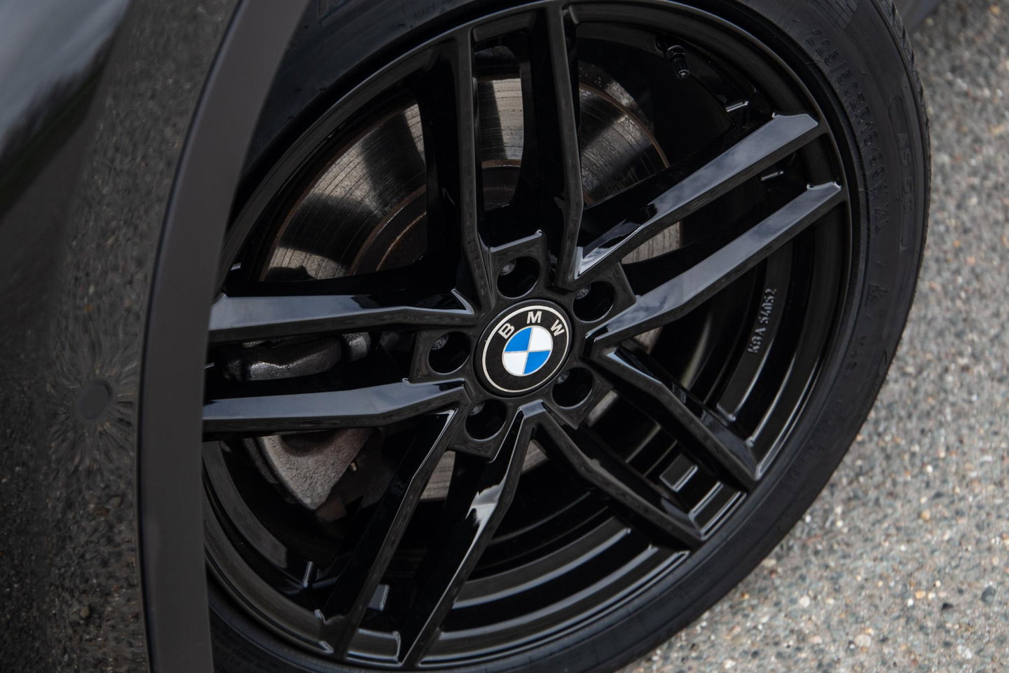 BMW X1 xDrive25e Executive BLACK LINE / CAMERA / CARPLAY / HEAD UP DISPLAY / LEDER / LED / CRUISE CONTROLE / STOELVERWARMING