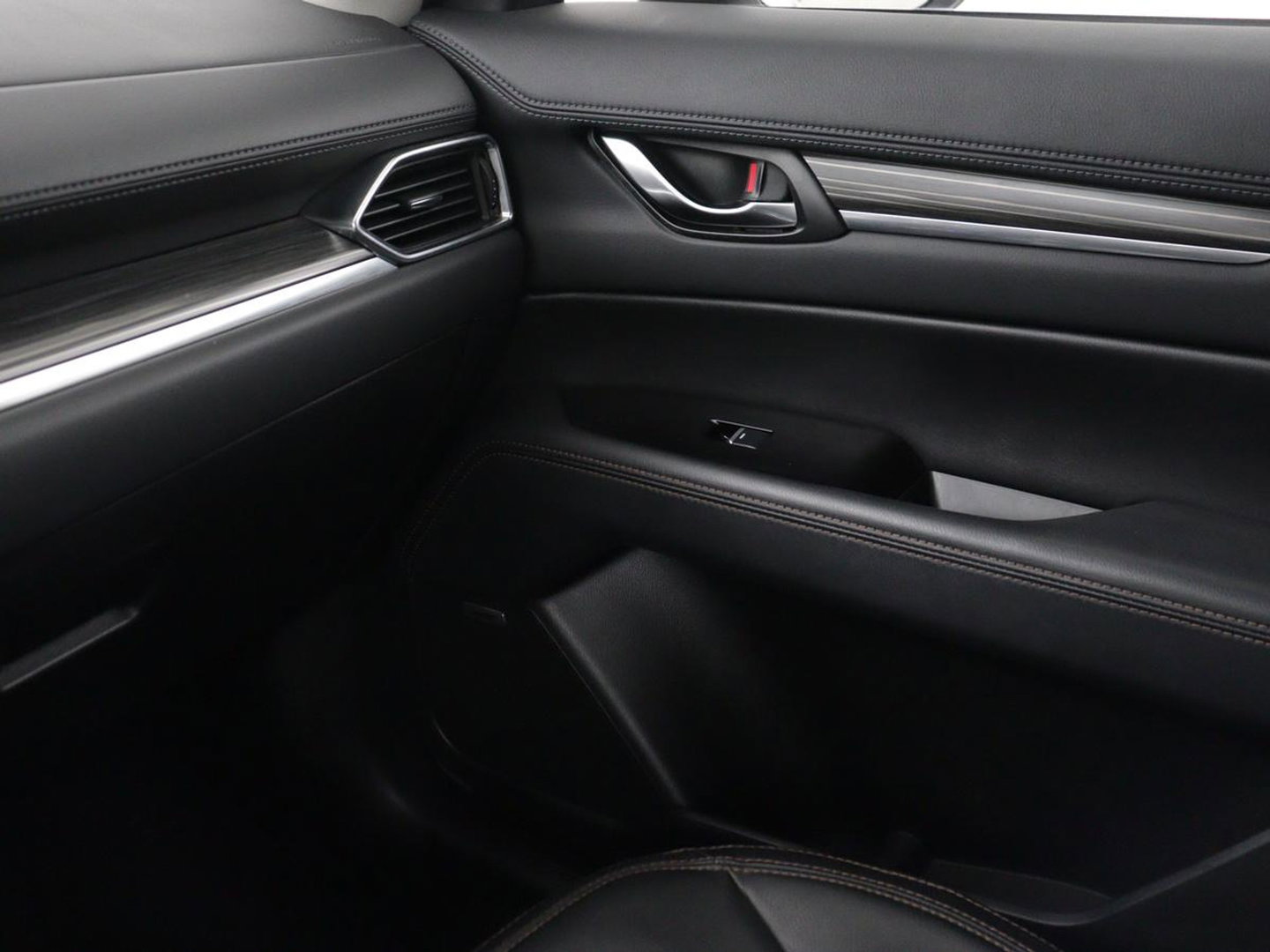 Mazda CX-5 2.0 SkyActiv-G 165 Business Luxury | Stoelverwarming | Leder | 360 Camera | Keyless | Carplay | Full LED | Achterbankverwarming | Navigatie | Memory | Dodehoek detectie | Climate control