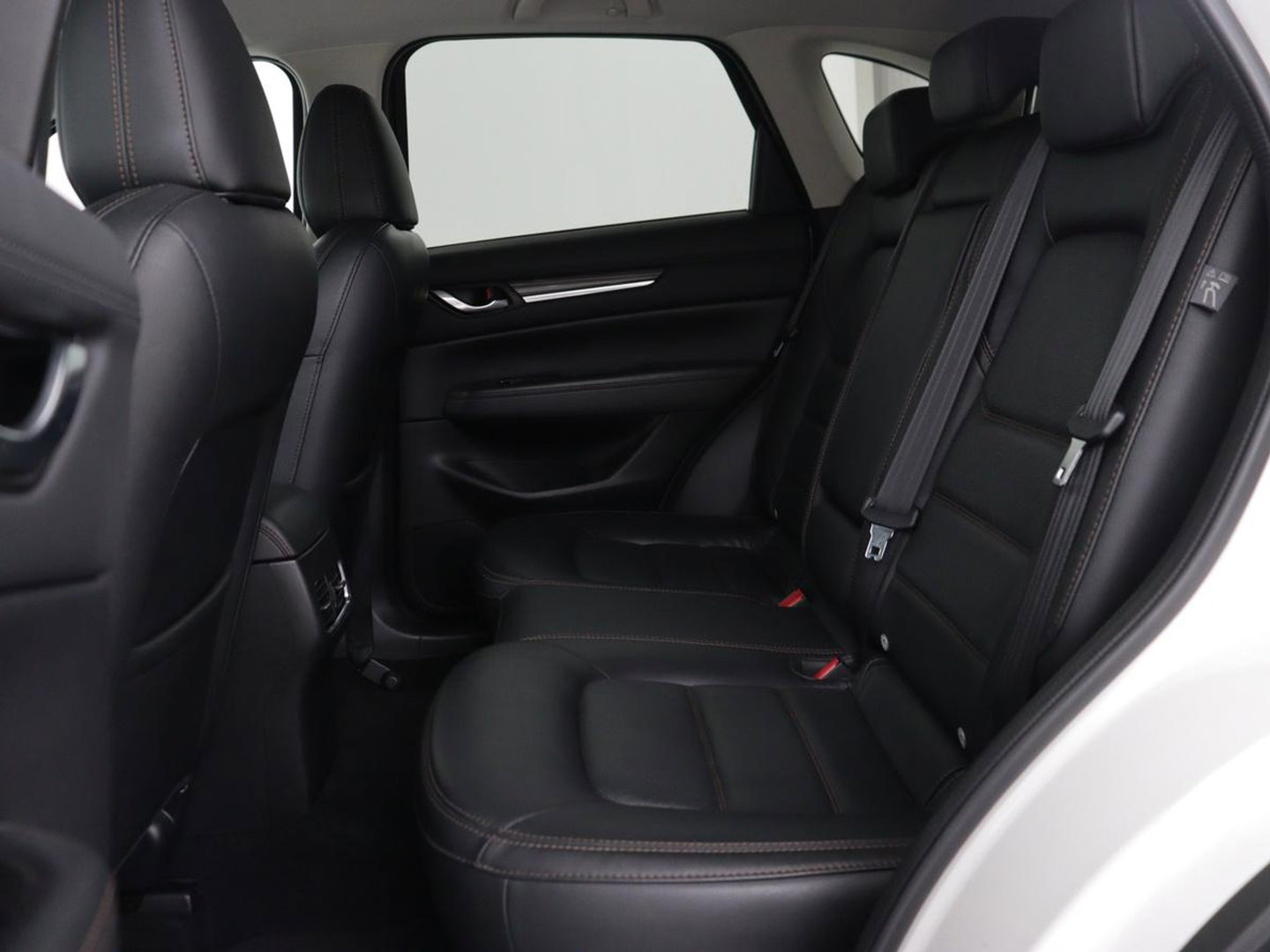 Mazda CX-5 2.0 SkyActiv-G 165 Business Luxury | Stoelverwarming | Leder | 360 Camera | Keyless | Carplay | Full LED | Achterbankverwarming | Navigatie | Memory | Dodehoek detectie | Climate control