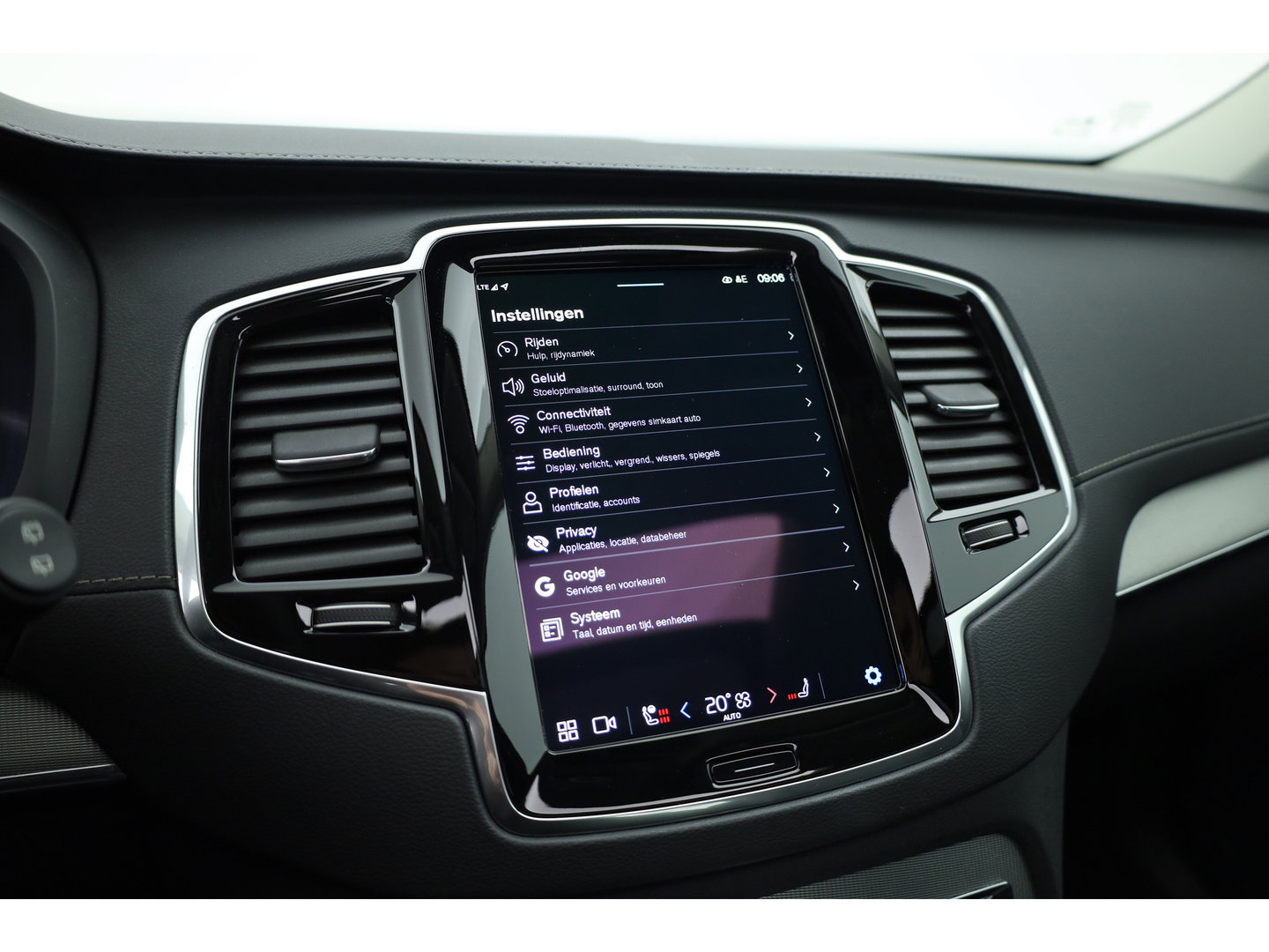 Volvo XC90 2.0 T8 Recharge AWD Plus Bright | SOH 95.9% | Pano | Elek. Trekhaak | Camera | Harman Kardon | Memory | Stoel- Stuurverw.