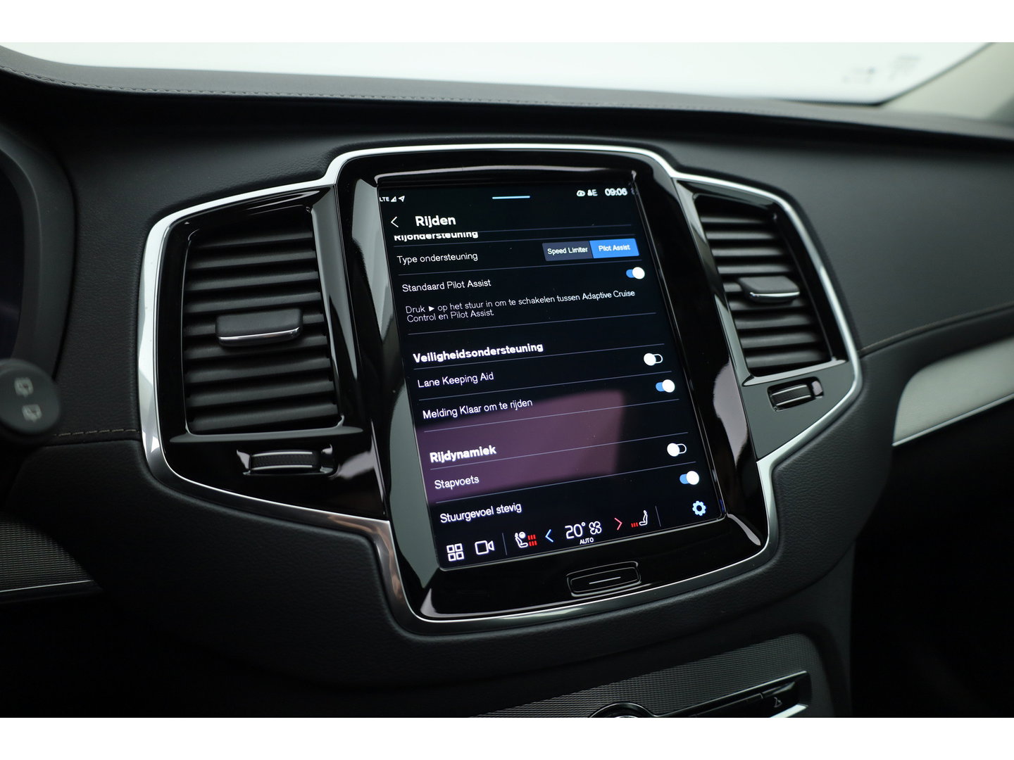 Volvo XC90 2.0 T8 Recharge AWD Plus Bright | SOH 95.9% | Pano | Elek. Trekhaak | Camera | Harman Kardon | Memory | Stoel- Stuurverw.