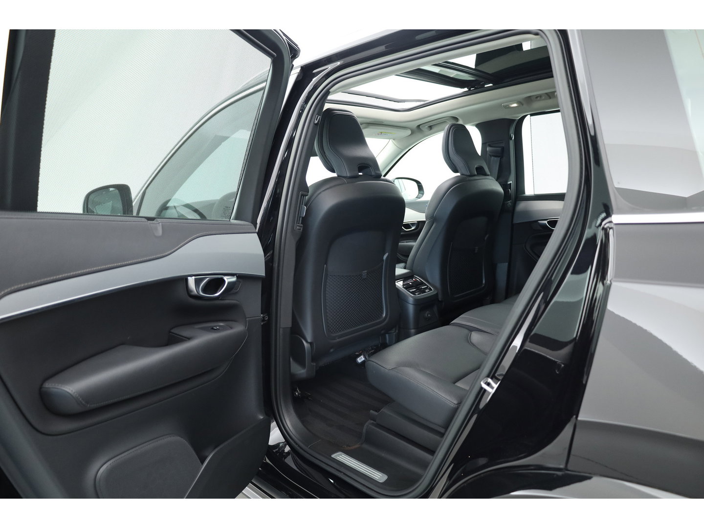 Volvo XC90 2.0 T8 Recharge AWD Plus Bright | SOH 95.9% | Pano | Elek. Trekhaak | Camera | Harman Kardon | Memory | Stoel- Stuurverw.