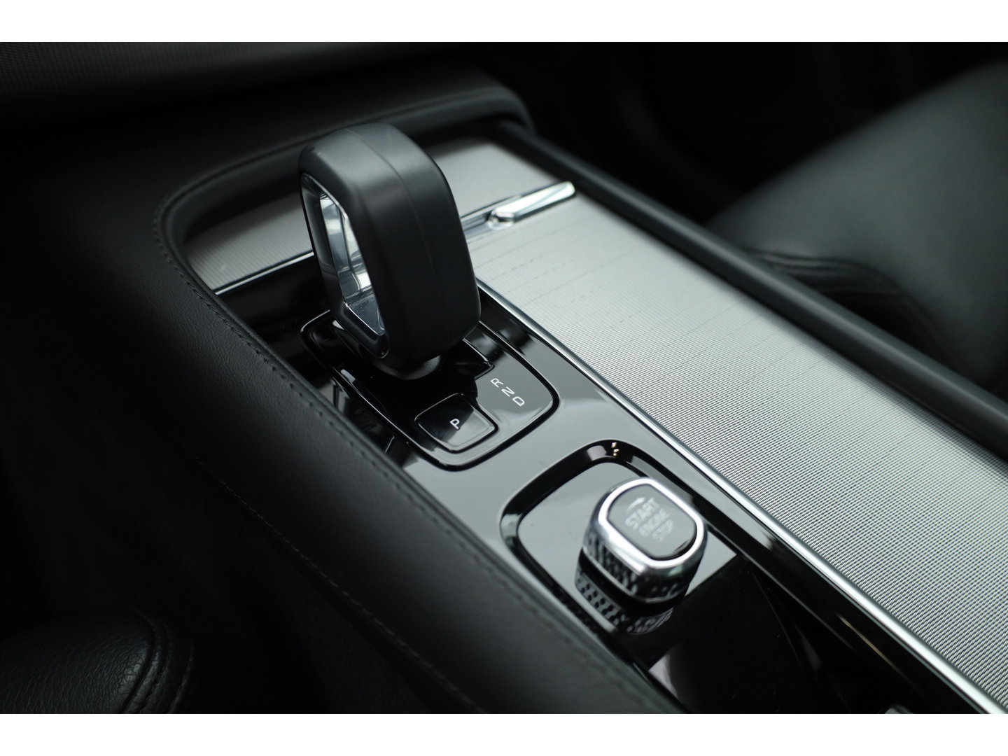 Volvo XC90 2.0 T8 Recharge AWD Plus Bright | SOH 95.9% | Pano | Elek. Trekhaak | Camera | Harman Kardon | Memory | Stoel- Stuurverw.