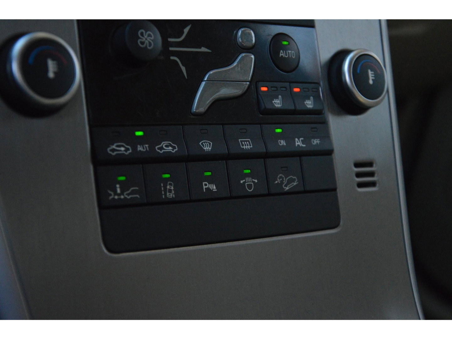 Volvo XC60 3.0 T6 AWD Summum | Dealer Onderhouden | Adaptive Cruise | Trekhaak | Stoelverwarming | Keyless |