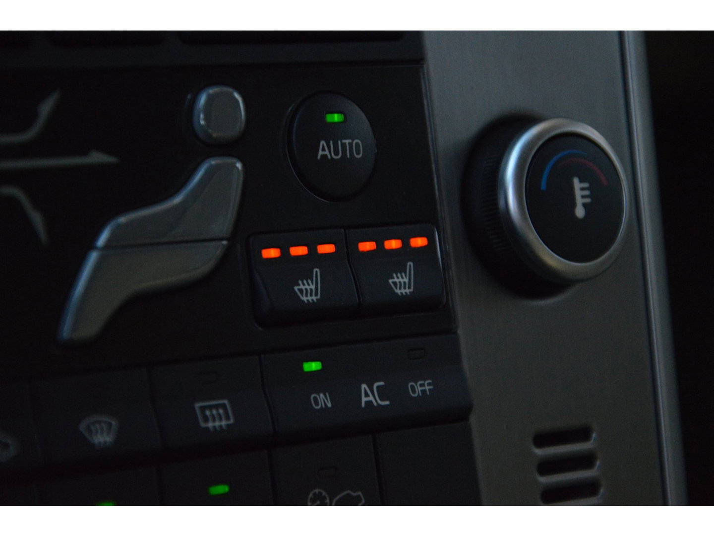 Volvo XC60 3.0 T6 AWD Summum | Dealer Onderhouden | Adaptive Cruise | Trekhaak | Stoelverwarming | Keyless |