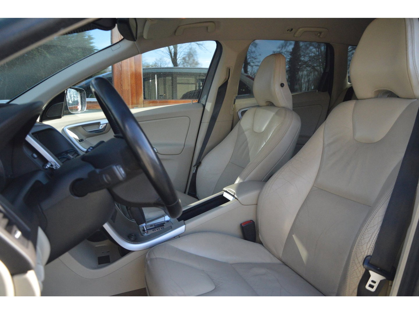 Volvo XC60 3.0 T6 AWD Summum | Dealer Onderhouden | Adaptive Cruise | Trekhaak | Stoelverwarming | Keyless |