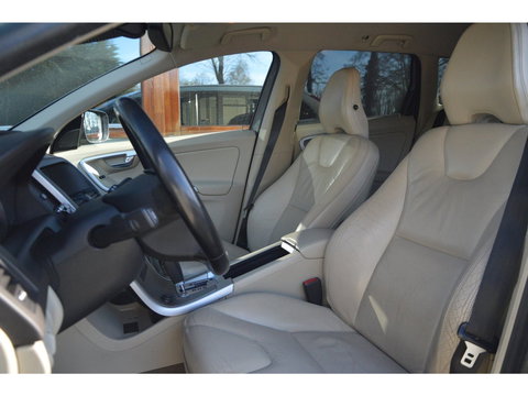 Volvo XC60 3.0 T6 AWD Summum | Dealer Onderhouden | Adaptive Cruise | Trekhaak | Stoelverwarming | Keyless |