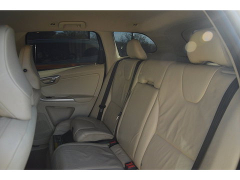 Volvo XC60 3.0 T6 AWD Summum | Dealer Onderhouden | Adaptive Cruise | Trekhaak | Stoelverwarming | Keyless |