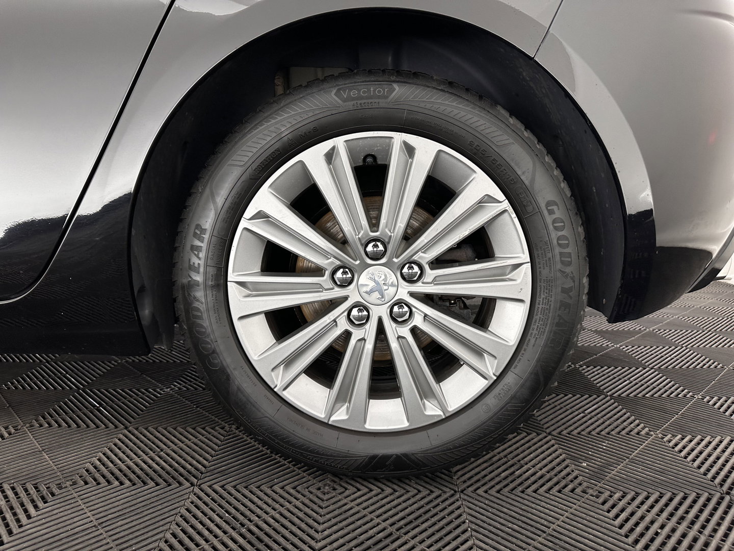 Peugeot 308 1.5 BlueHDi Blue Lease Premium *PANO | NAVI-FULLMAP | CAMERA | SPORTSEATS | DAB | PRIVACY-GLASS | ECC | PDC | CRUISE | TOWBAR | 16''ALU*