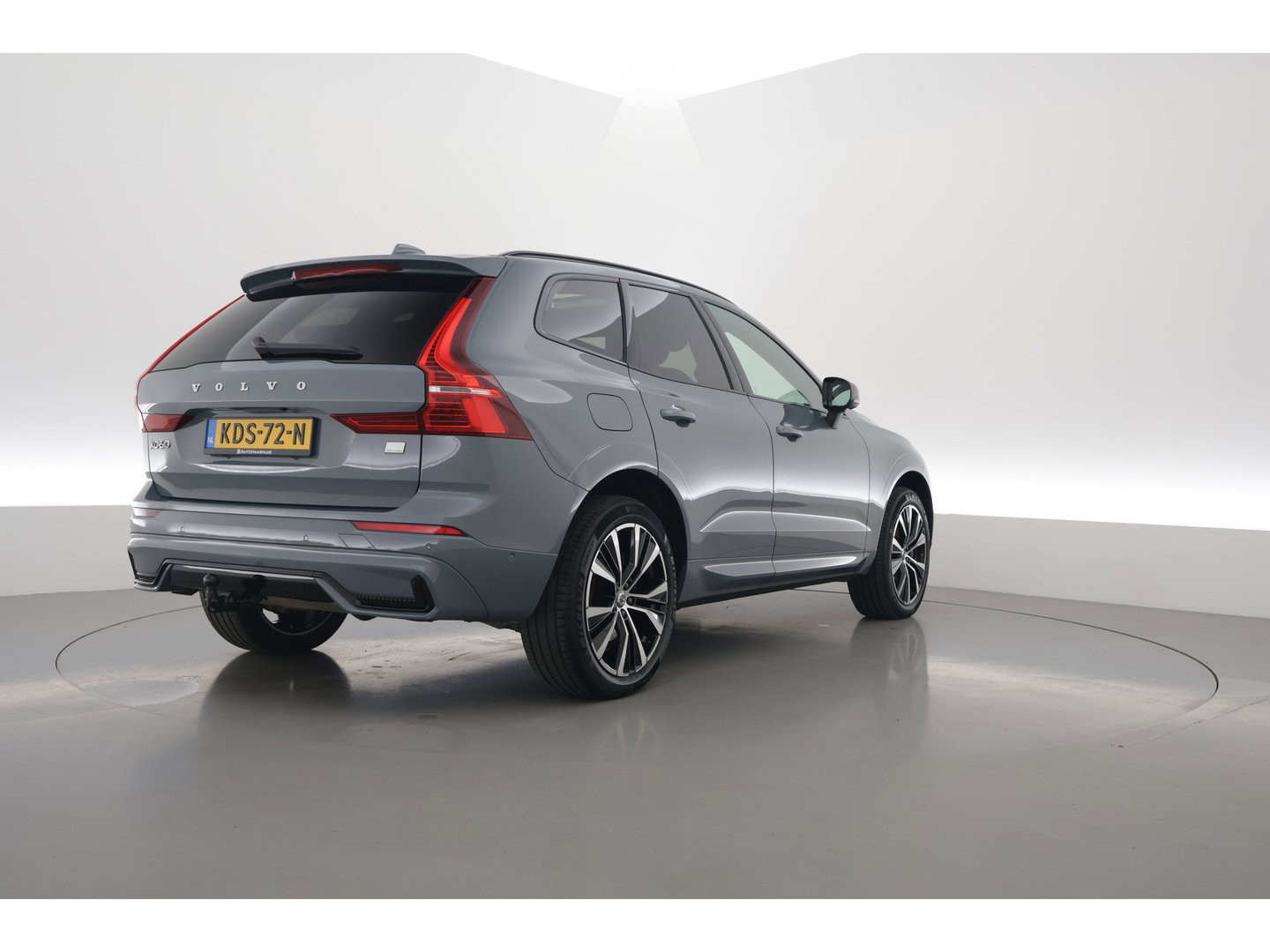 Volvo XC60 T6 Plug-in hybrid Plus Dark | Pano | Memory seats | 360cam | Elek. Trekhaak | 20'' | Pilot Assist | Stoel- Stuurverw.