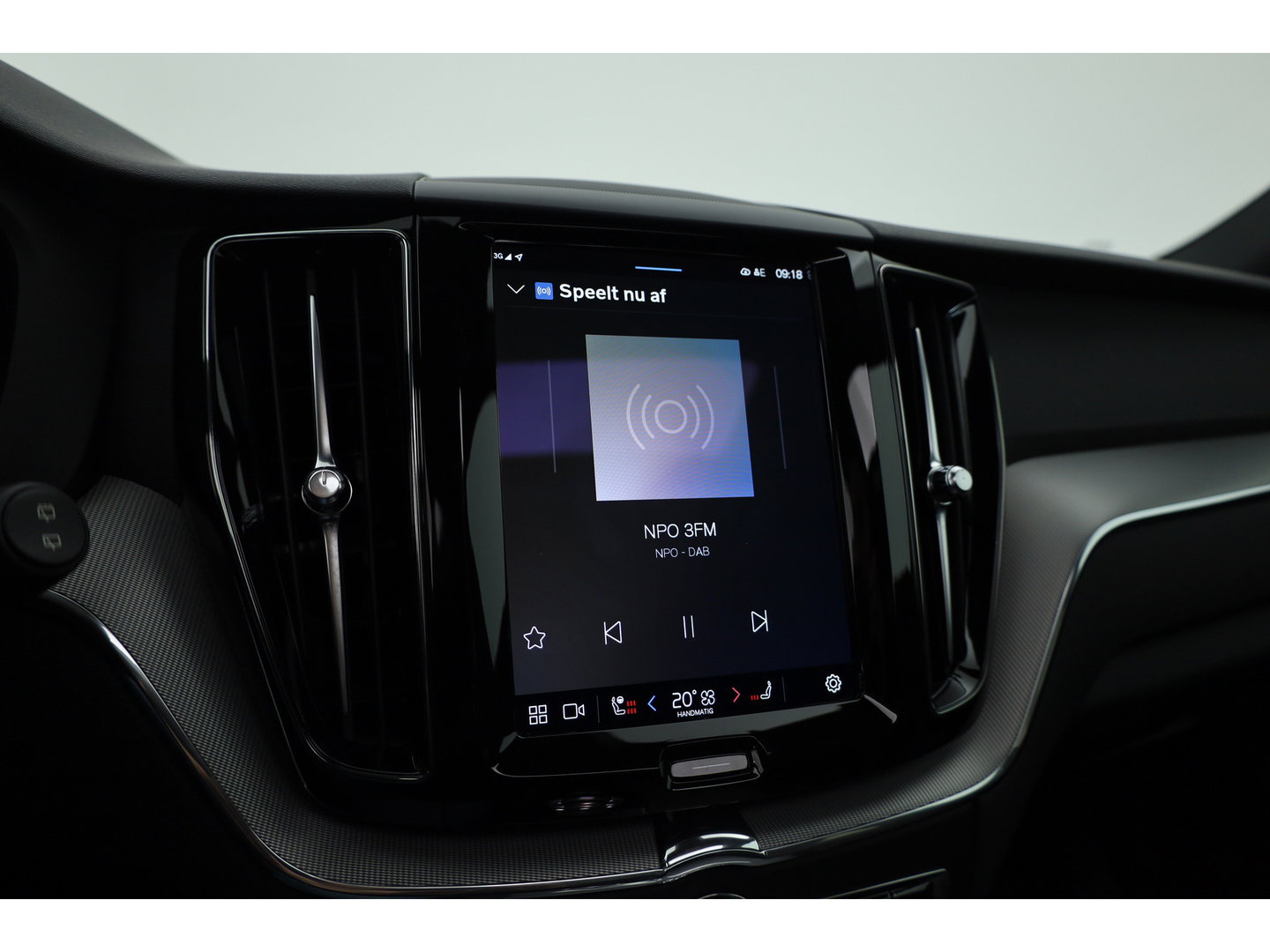 Volvo XC60 T6 Plug-in hybrid Plus Dark | Pano | Memory seats | 360cam | Elek. Trekhaak | 20'' | Pilot Assist | Stoel- Stuurverw.