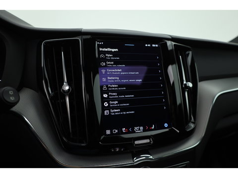 Volvo XC60 T6 Plug-in hybrid Plus Dark | Pano | Memory seats | 360cam | Elek. Trekhaak | 20'' | Pilot Assist | Stoel- Stuurverw.