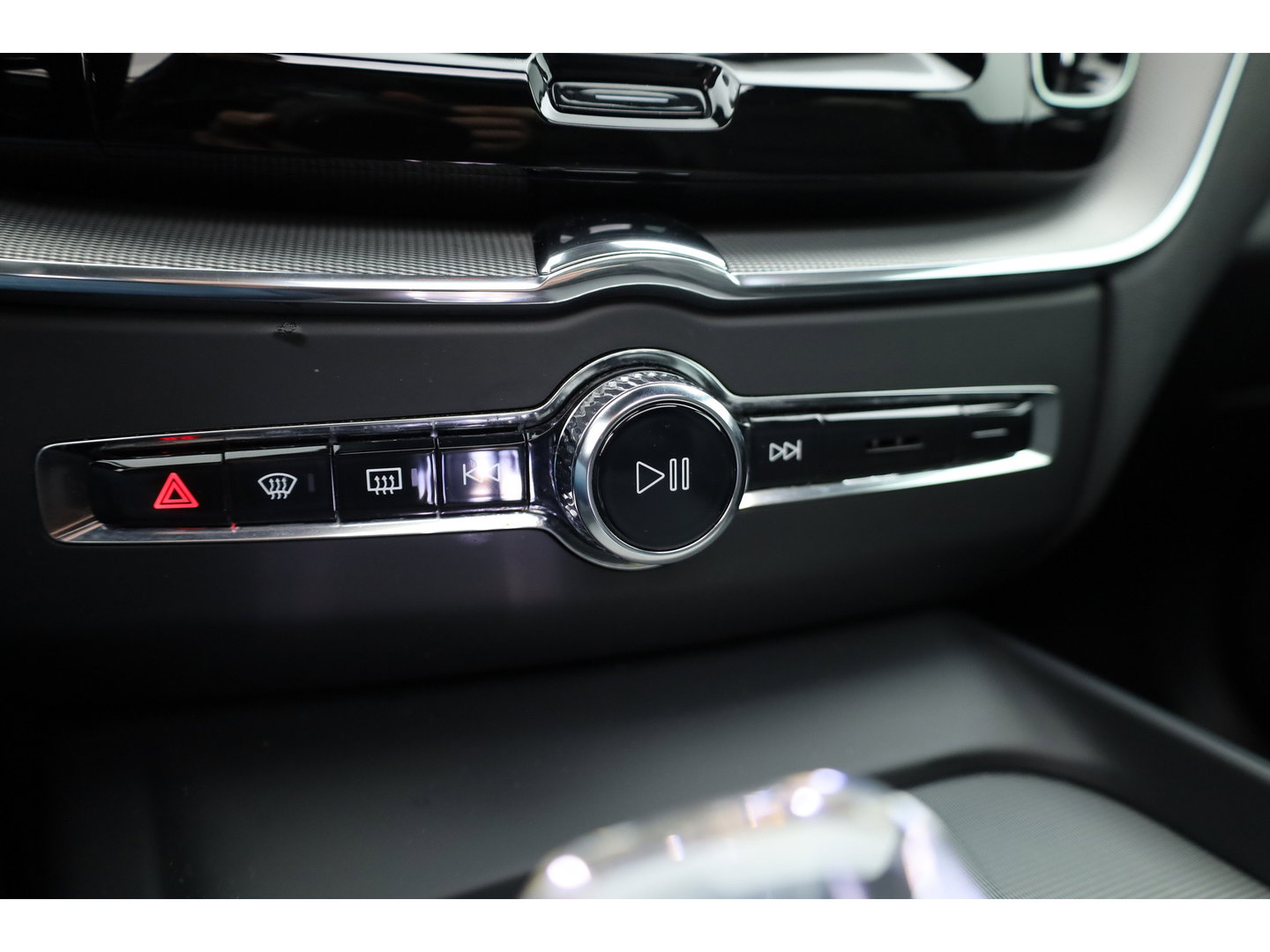 Volvo XC60 T6 Plug-in hybrid Plus Dark | Pano | Memory seats | 360cam | Elek. Trekhaak | 20'' | Pilot Assist | Stoel- Stuurverw.