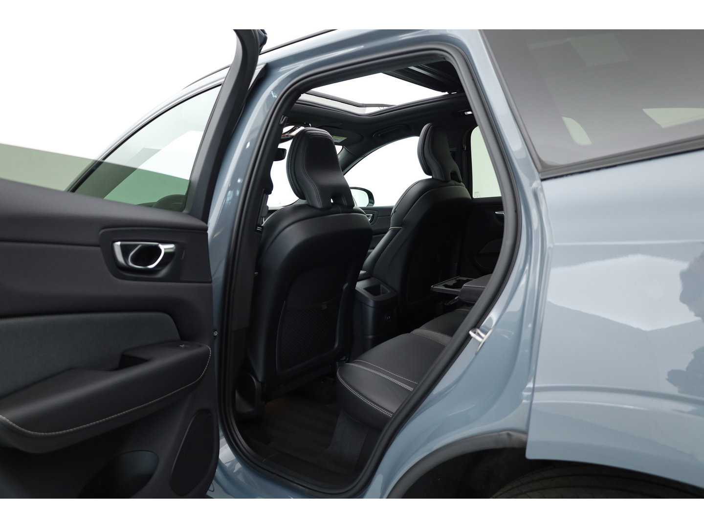 Volvo XC60 T6 Plug-in hybrid Plus Dark | Pano | Memory seats | 360cam | Elek. Trekhaak | 20'' | Pilot Assist | Stoel- Stuurverw.