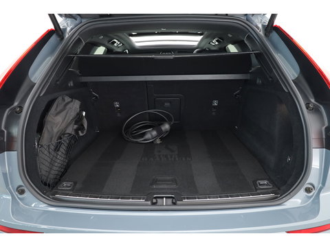 Volvo XC60 T6 Plug-in hybrid Plus Dark | Pano | Memory seats | 360cam | Elek. Trekhaak | 20'' | Pilot Assist | Stoel- Stuurverw.