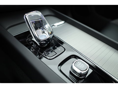 Volvo XC60 T6 Plug-in hybrid Plus Dark | Pano | Memory seats | 360cam | Elek. Trekhaak | 20'' | Pilot Assist | Stoel- Stuurverw.