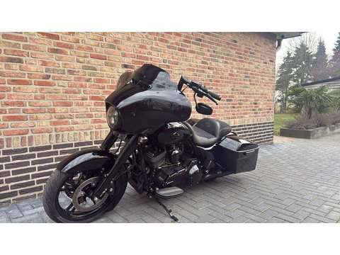 Harley Davidson 103 FLHXS Street Glide Special Streetglide CVO Blackout