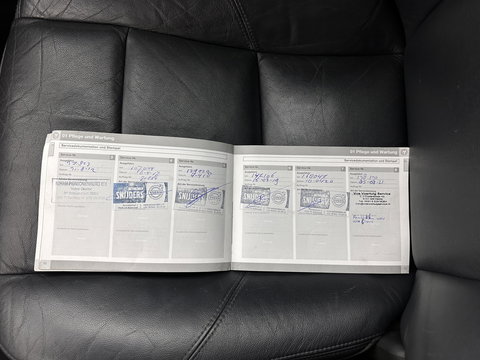 Volvo C70 Convertible 2.4 D5 Kinetic Aut. *LEATHER | XENON | MEMORY-PACK | HEATED-COMFORTSEATS | CARPLAY | ECC | PDC | CRUISE | 17''ALU | TOWBAR*